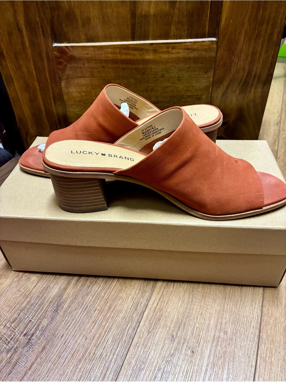 Lucky Brand Women's Open-Toe Genuine Suede Terracotta Mules 9.5 M Wooden Heel